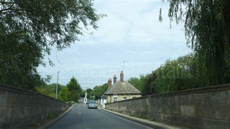 Swinford Toll Bridge and Tollhouse, Swinford, Oxfordshire - See Around ...