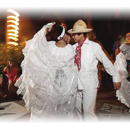 Culture Club: Mexico-Mexican Wedding Traditions | Timeless Wedding Bands