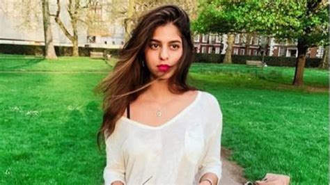 Suhana Khan joins New York University, video of her first day in ...