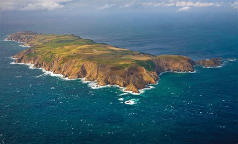 Lundy Island: A Wildlife Oasis in the Bristol Channel | British Heritage