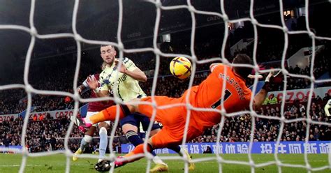 Dibu Martínez's monumental saves to save Aston Villa - News Rebeat ...