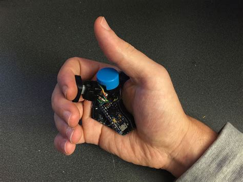 A VR “glove” inspired by Ender’s Game | Arduino Blog