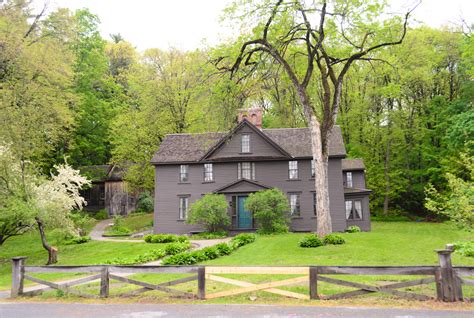 Visit the Historic Concord Homes - Concord's Colonial Inn