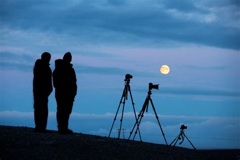 How to Take Pictures of the Moon