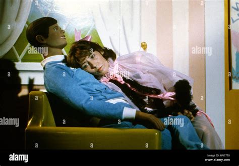 INCREDIBLE SHRINKING WOMAN (1981) LILY TOMLIN TISW 006 JOEL SCHUMACHER (DIR Stock Photo - Alamy