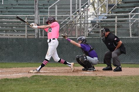 Moses Lake baseball turns pink for wins against Wenatchee | Columbia Basin Herald