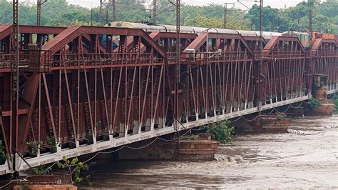 Delhi Flood: Rail Traffic Suspended On Old Yamuna Bridge As Water Level ...