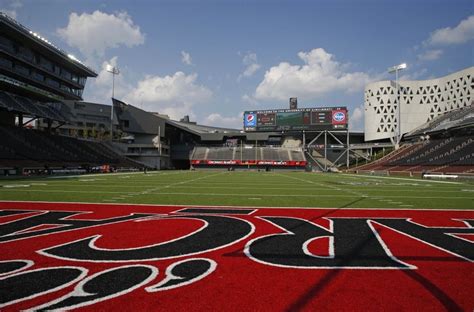 Cincinnati Bearcats Unveil New Field Turf For 2016 Season