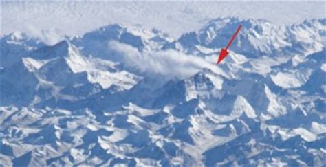 Snow Blow: Image of Mount Everest from orbit captures enormous plume