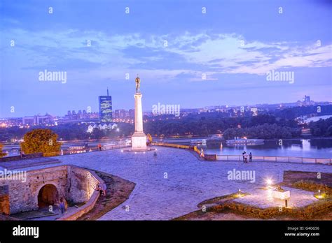 Belgrade fortress and panorama view on victor monument at night Stock ...