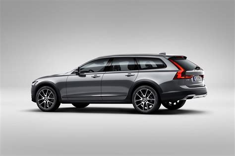 Volvo V90 Cross Country confirmed for India, launch in 2017