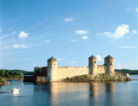 Travel & Tours: Olavinlinna Castle in Finland