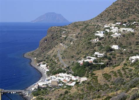 Vacances à Filicudi dans les Îles ÉoliennesÎles Éoliennes