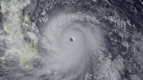 Images Of Super Typhoon Haiyan - Business Insider