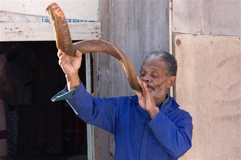 NAMA PEOPLE: ABORIGINAL PEOPLE OF SOUTH AFRICA THAT FORMS PART OF THE ...