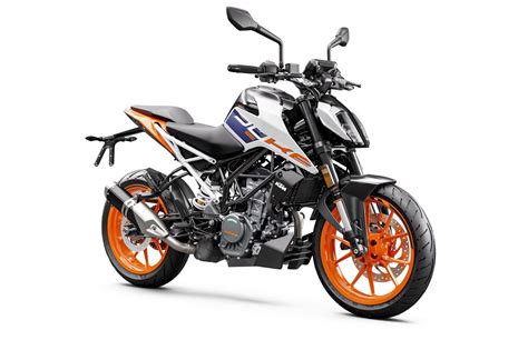 KTM 125 Duke & 390 Duke 2023