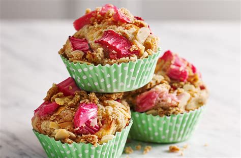 Rhubarb crumble muffins | Tesco Real Food