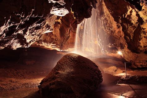 Tennessee Caves: Secrets of the Earth