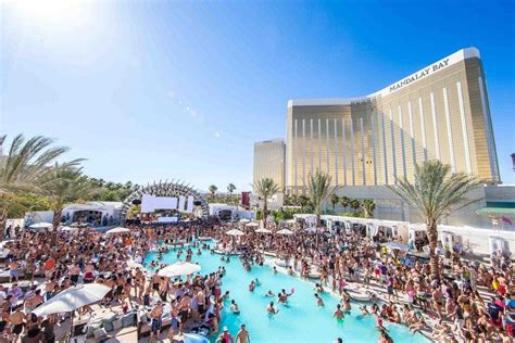 DAYLIGHT Beach Club: Las Vegas Attractions Review - 10Best Experts and ...