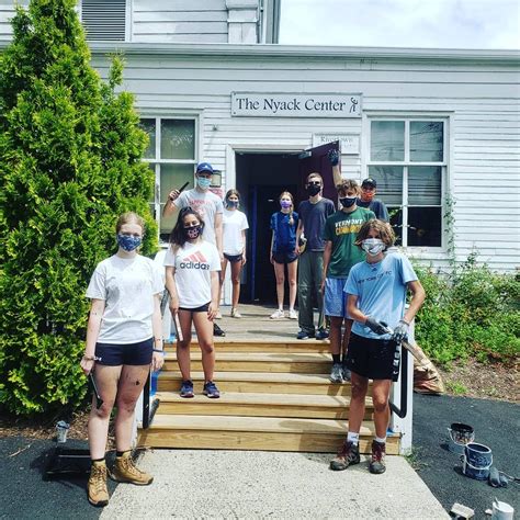 Volunteer — The Nyack Center