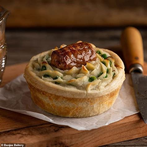 Banjo's Bakery launches limited edition bangers and mash PIE for $6.95 ...