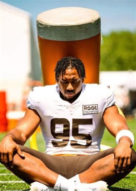 Myles Garrett Height, Weight, Age, Family, Education, Biography