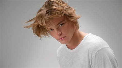 Classify Jordan Barrett (fey Australian Male Model)