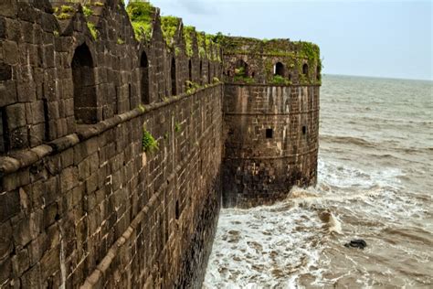 A Visit to the Unexplored Murud Janjira Fort – Guide: Best Places to Visit