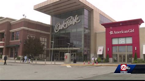 Shoppers return as Oak Park Mall reopens