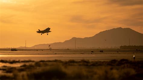 DVIDS - Images - F-35s over Luke AFB [Image 3 of 7]