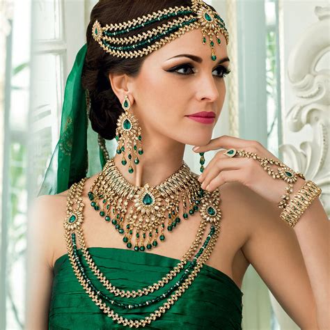 TOUCHING HEARTS: Amazing Indian (Hindu) jewelry for wedding (brides)