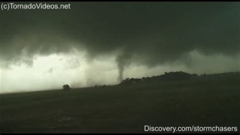 Multi-vortex structure seen during the formation of a large tornado ...