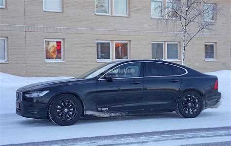 2016 Volvo S90 R-Design Spied Without Any Disguise - autoevolution