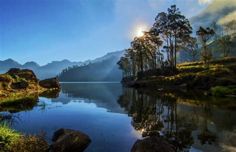 Danau Segara Anak, Bagian Dari Trekking ke Gunung Rinjani yang Indah ...