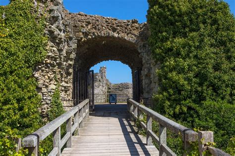 Pevensey Castle | Get Tickets, Visitor Info | Castles History