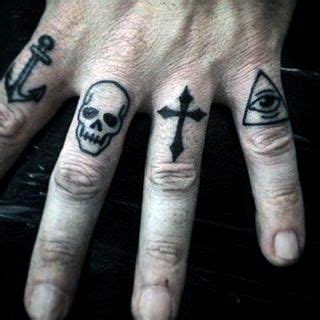 Top 75 Finger Tattoo Ideas - [2021 Inspiration Guide] | Finger tattoo designs, Skull finger ...