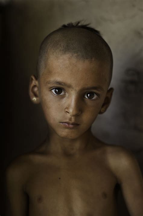 Portraits | Steve mccurry portraits, Steve mccurry, Steve mccurry photos