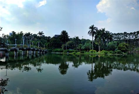 Pond at Yuexiu Park, Guangzhou | From my China tour 11.2016 | Flickr