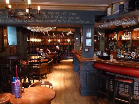 Excellent atmosphere and beer. - The Queens Arms, Edinburgh Traveller ...