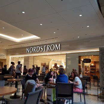 Nordstrom Michigan Avenue - 196 Photos & 491 Reviews - Department ...