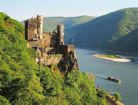 Замок Рейнштайн: сокровище долины Среднего Рейна | Germany castles, Rhine river, Castle