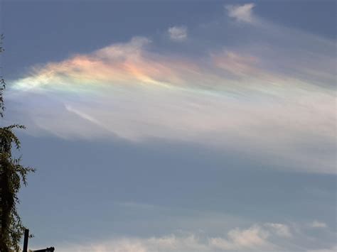 This rainbow coloured cloud I saw today : r/mildlyinteresting