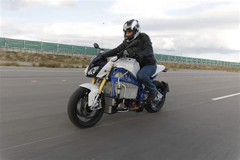 First ride (sort of): BMW E-Roadster - Canada Moto Guide | Motor Memos