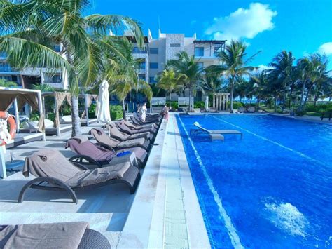 Staying at the Royalton Riviera Cancun: Our Review of the pools, beach, restaurants, activities ...