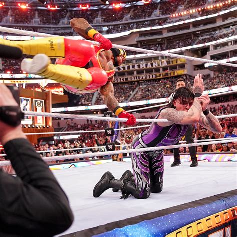 Rey Mysterio vs. Dominik Mysterio | Wrestlemania (Night 1) | April 1, 2023 - WWE Photo (44878367 ...