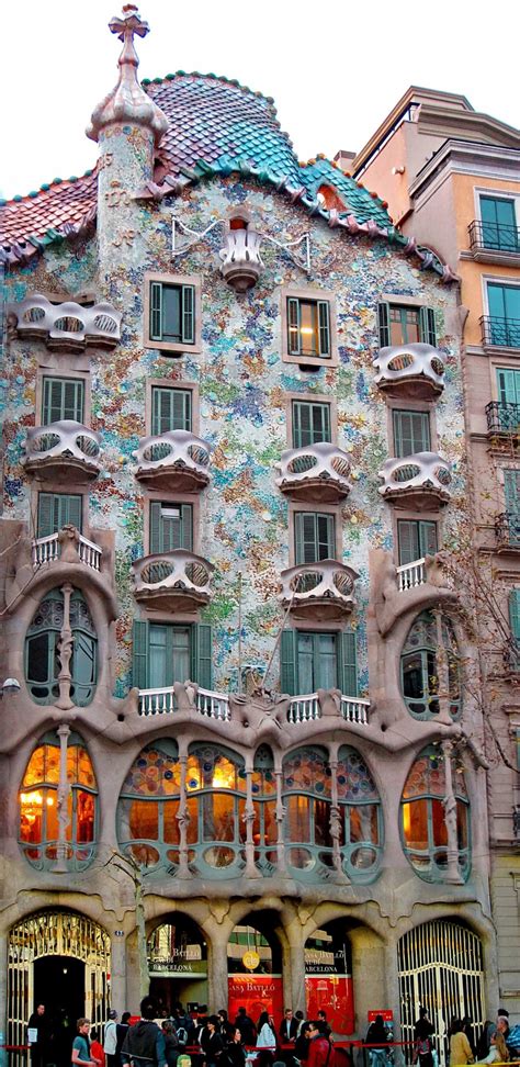 10 Remarkable Art Nouveau Buildings Mastered by Gaudí