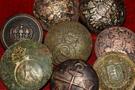 Antique Buttons Identification & Price Guide (With Rare Types)