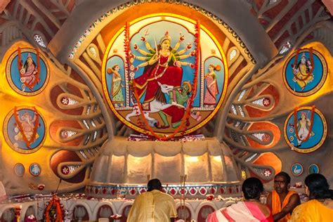 11 Famous Kolkata Durga Puja Pandals