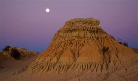 Mungo Man heads back to country - Australian Geographic