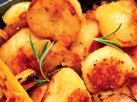 Aldi's Goose Fat Crispy Roasted Potatoes getting rave reviews ahead of ...